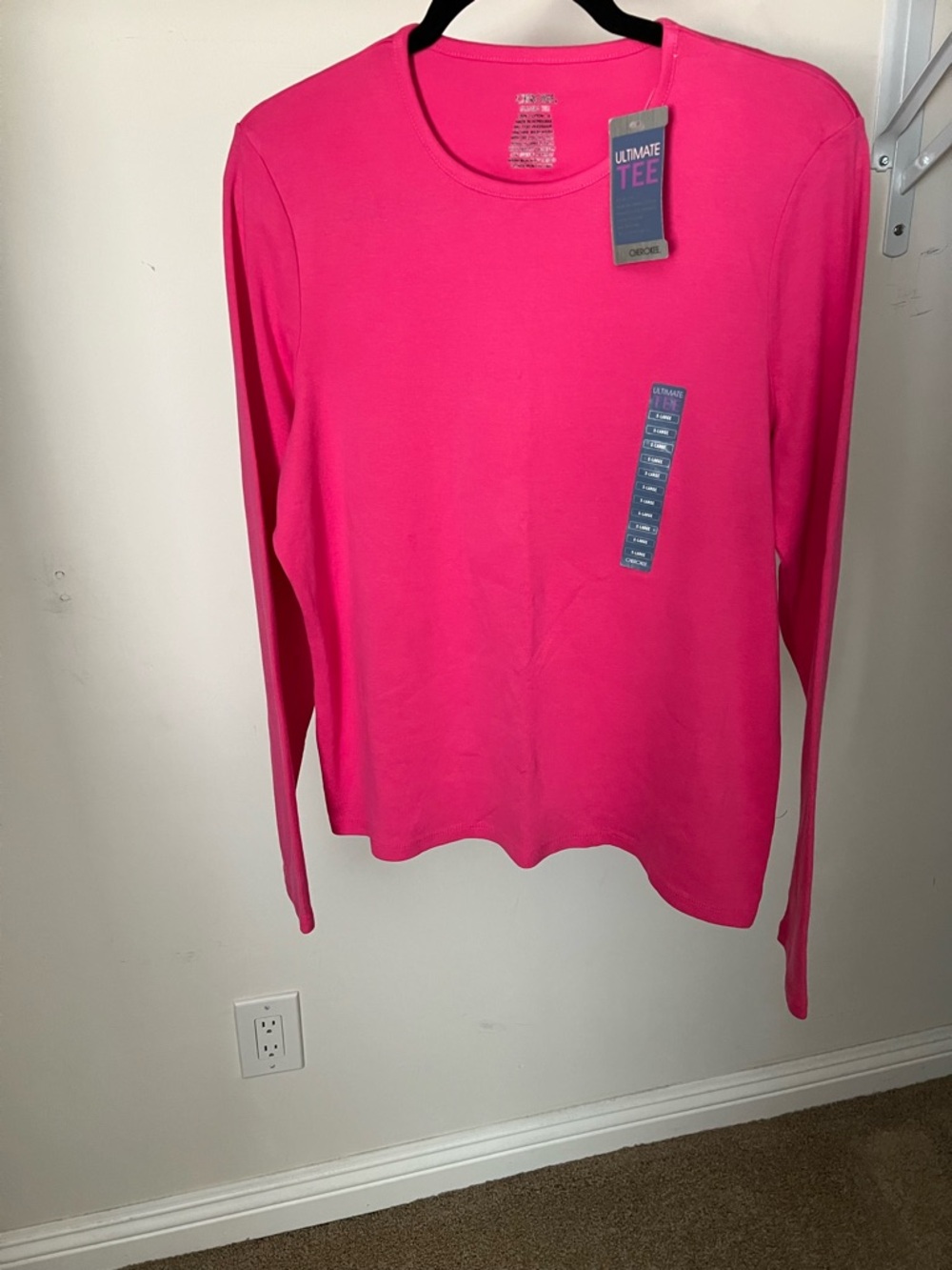 NWT Cherokee women  Long-Sleeve Crewneck Tee in Bright Pink